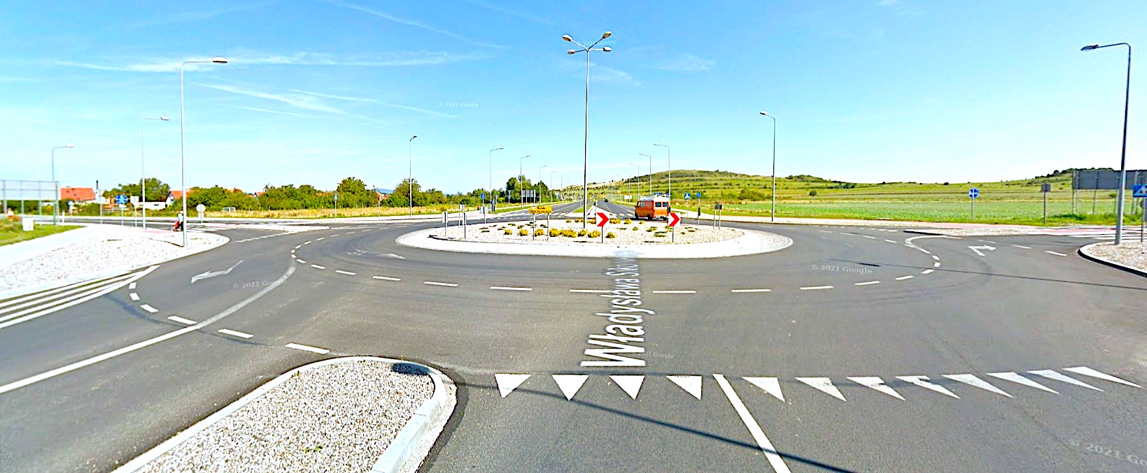 Krytyczne skrzyżowanie musi być przebudowane – Rondo Miast Partnerskich w Bielawie zmieni się na skrzyżowanie turbinowe