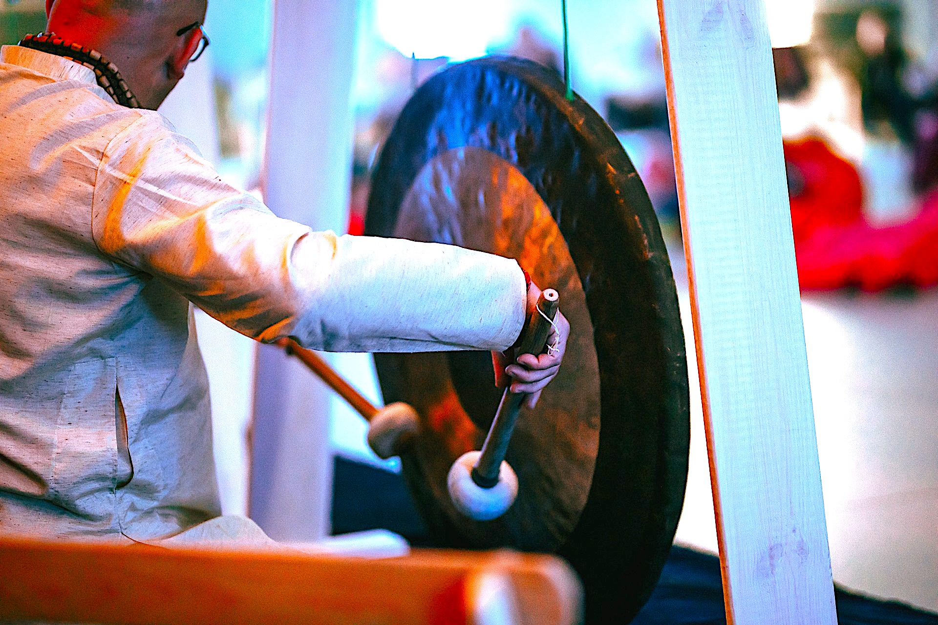 Niedziele Dobrych Wibracji – misy i gongi tybetańskie oraz symboliczne wisiory