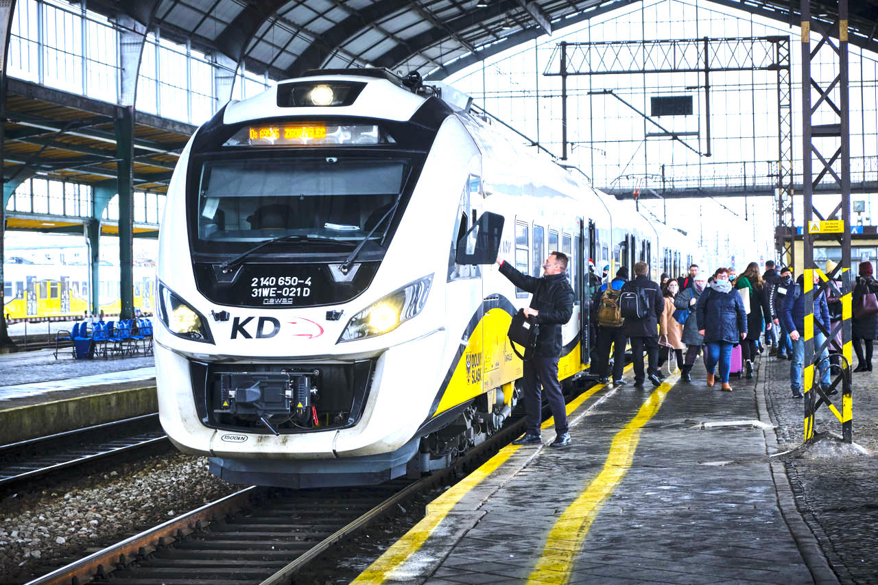 Rok 2021 to 11 milionów pasażerów Kolei Dolnośląskich – rok 2022 oznacza między innymi uruchomienie trasy Wrocław – Sobótka – Świdnica