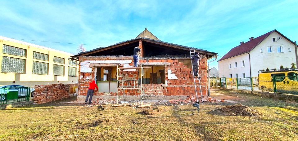 Trwają prace przy świetlicy w Niedźwiedziu