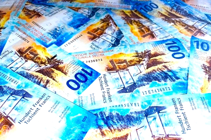 Z frankiem do sądu – ludzie procesują się z bankami w całej Europie [VIDEO]