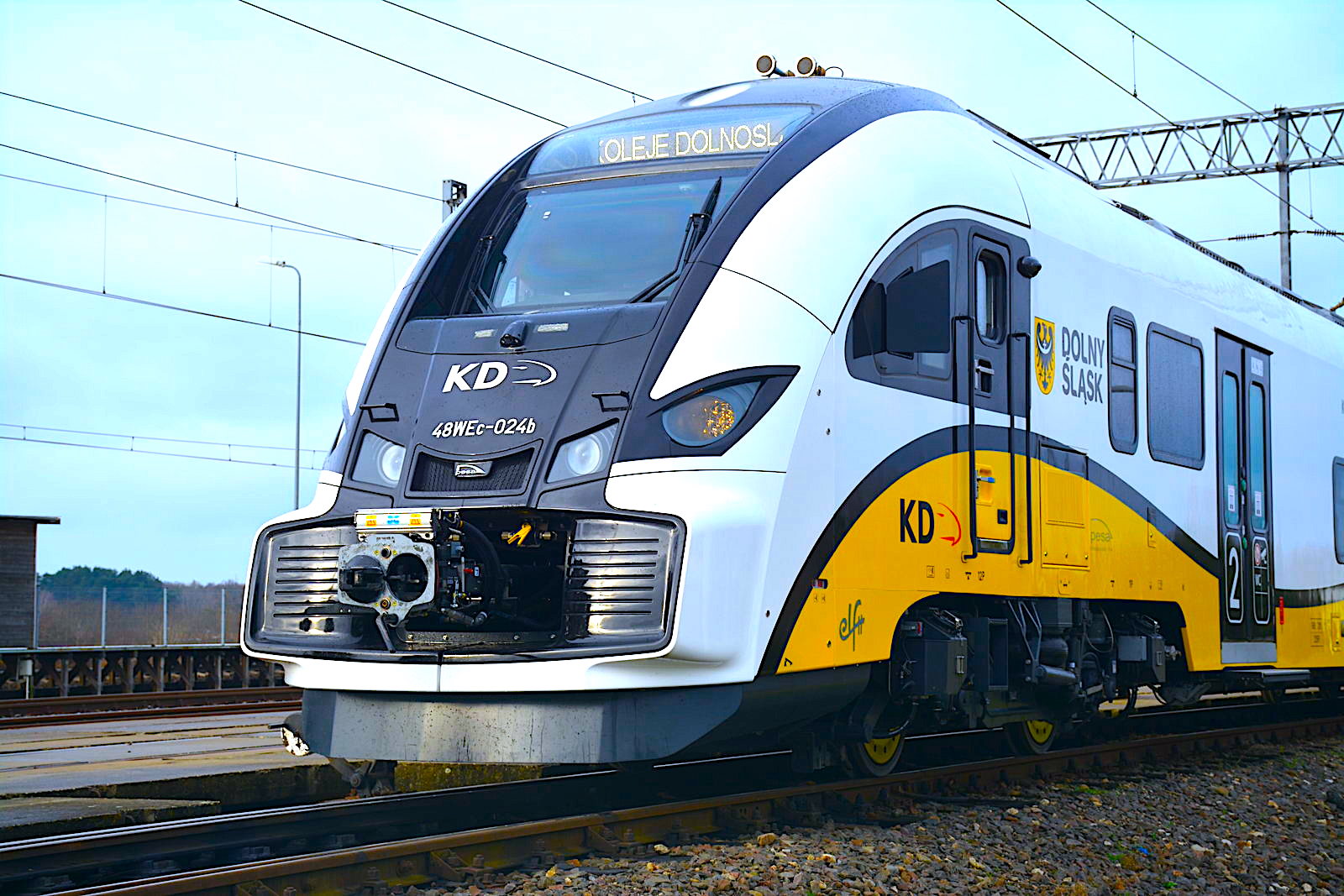 25 nowoczesnych pociągów dla 540 pasażerów każdy – na trasach Kolei Dolnośląskich będzie królować bydgoska PESA