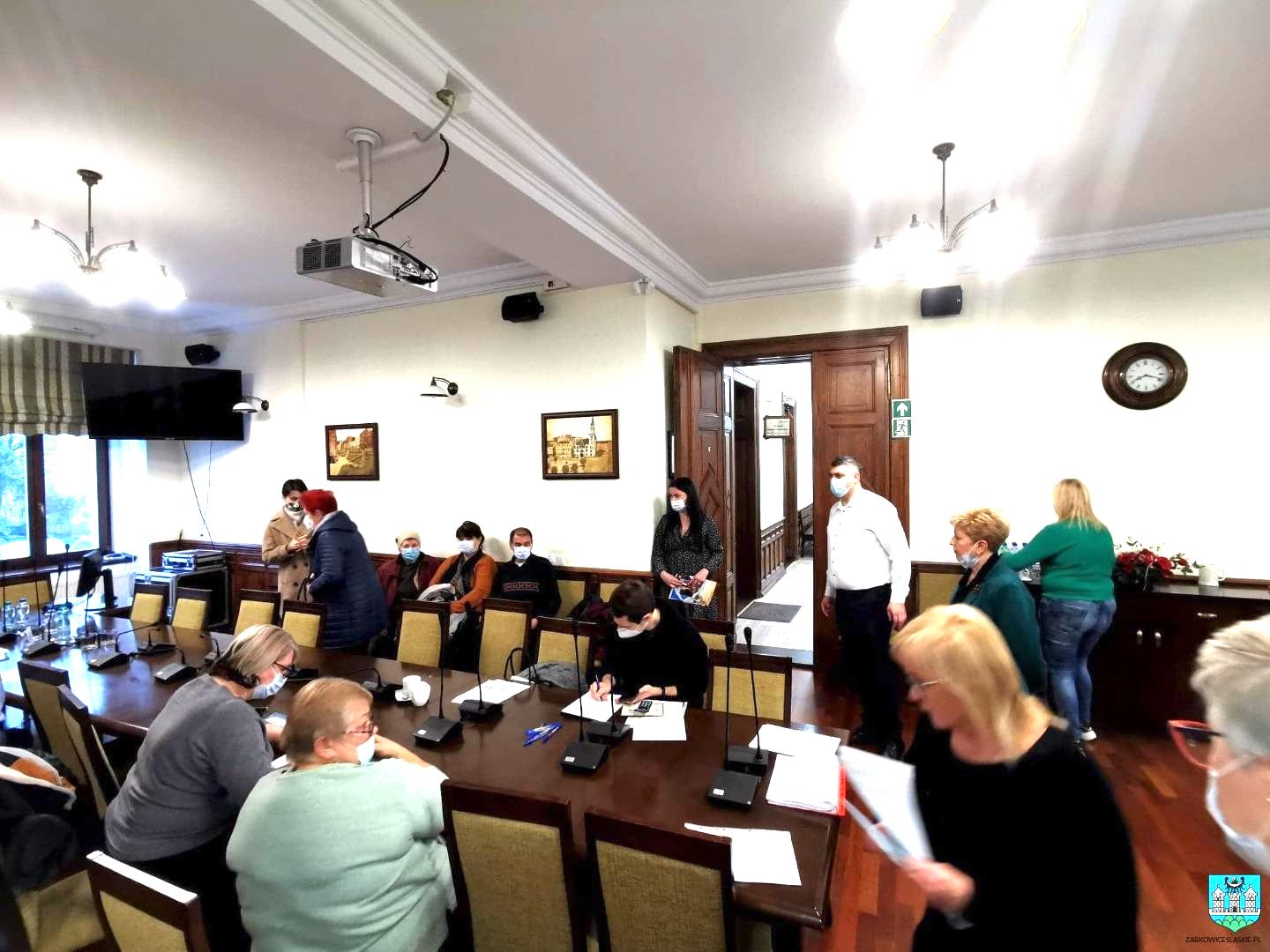 Zapraszamy osoby z Ukrainy przebywające na terenie gminy do składania wniosków o nr PESEL / Запрошуємо громадян України, які проживають у гміні, подавати заявки на номер PESEL