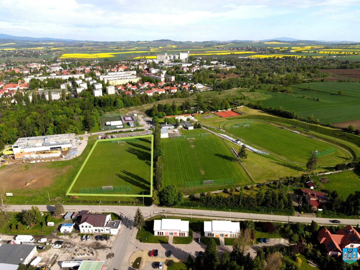 Znamy wykonawcę sztucznego boiska piłkarskiego – rozwijamy infrastrukturę sportową