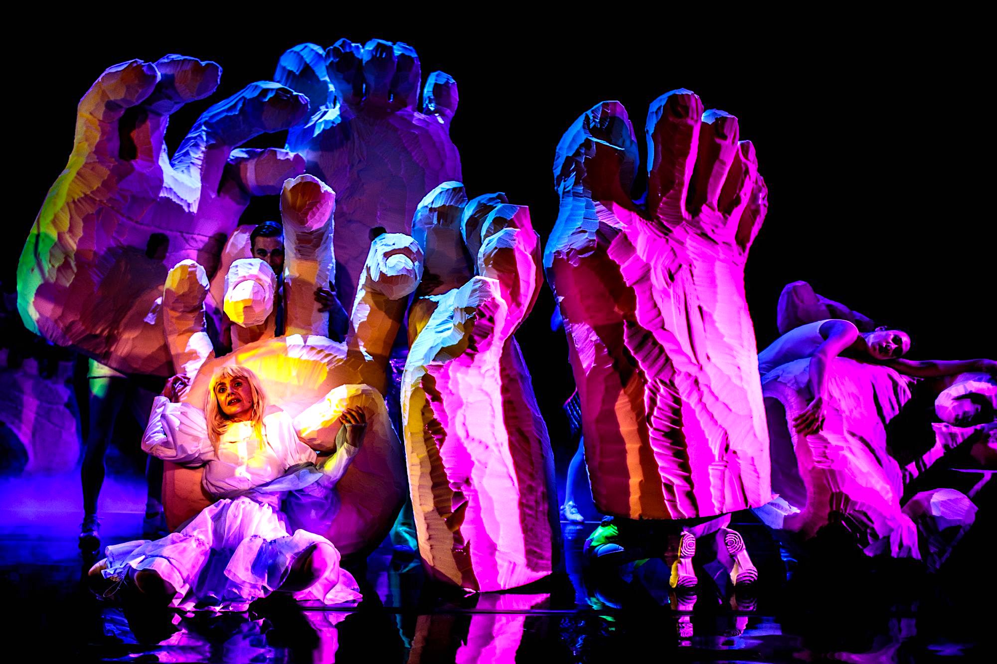 „Alicja” – w poszukiwaniu i tworzeniu swojej własnej tożsamości