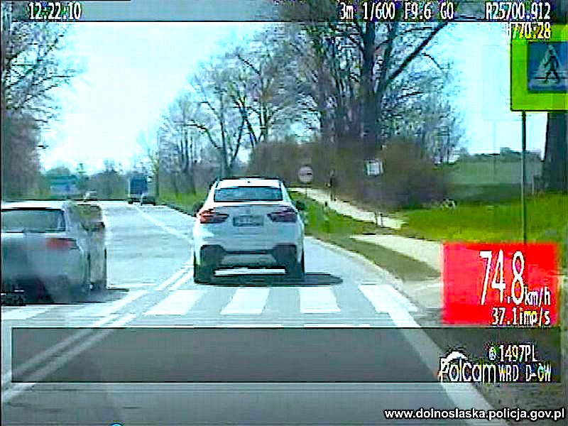 Brawurowy manewr na krajowej „ósemce” – zaskakująca reakcja ukaranego kierowcy