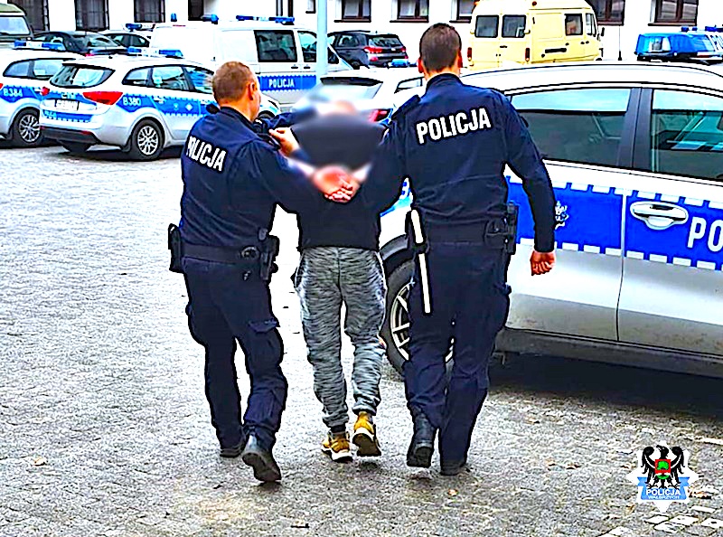 Chorobliwie zazdrosny intrygant – zemścił się na swojej dziewczynie