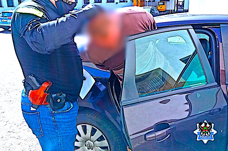 Dwóch szukających mocnych wrażeń – obu czeka zimny prysznic