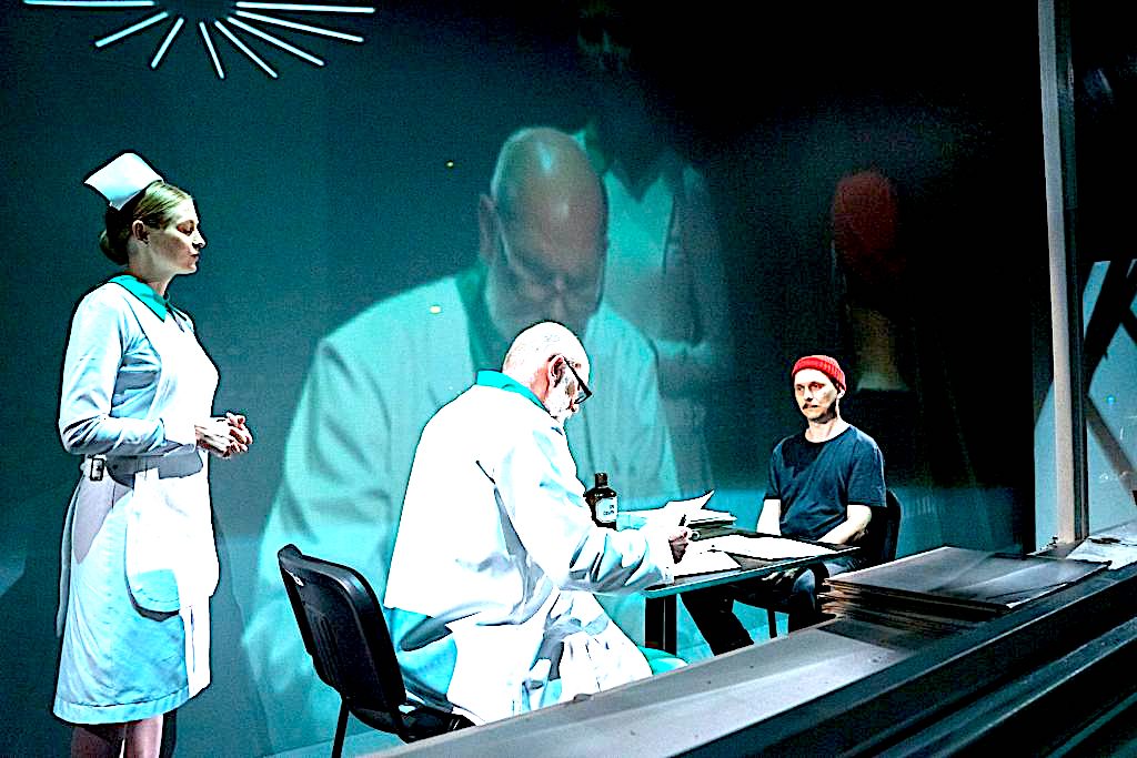 Metafora totalitaryzmu – „Lot nad kukułczym gniazdem”