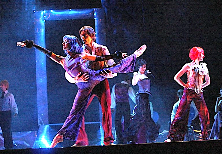 Świat klarownych podziałów na dobro i zło – … i „Kopciuszek”