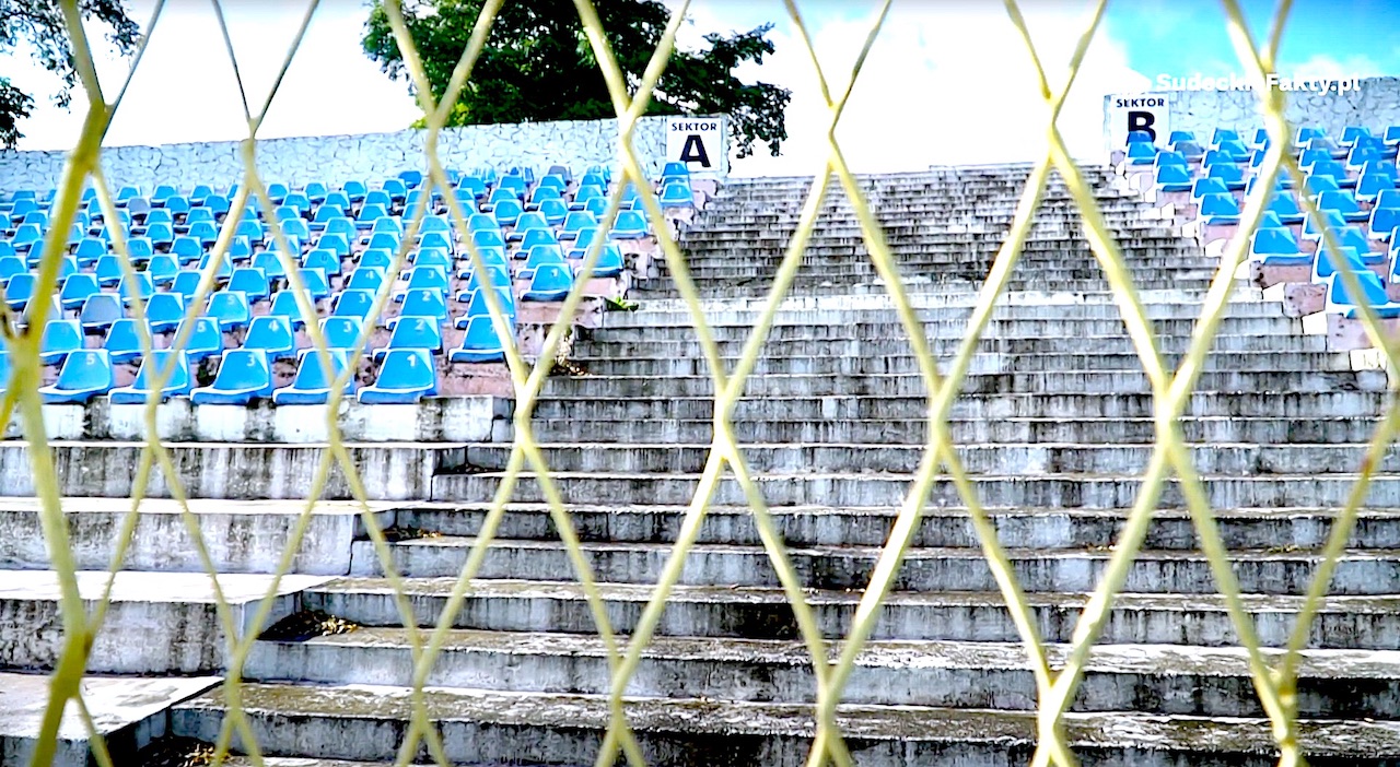 39 000 000 zł na odbudowę zrujnowanego stadionu Górnika Wałbrzych! Czy miasto znów zrobi unik? Michał Dworczyk mówi: „sprawdzam”…