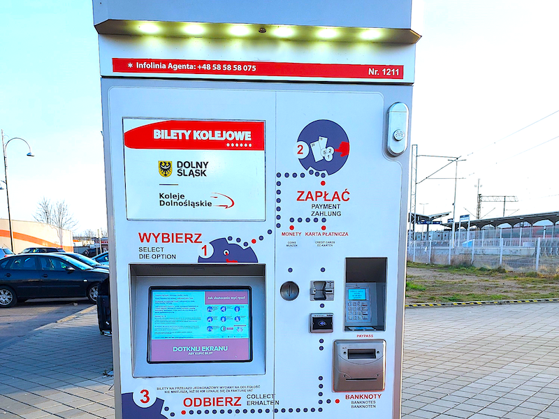 Bilet kupisz wygodniej – Koleje Dolnośląskie rozwijają sieć biletomatów