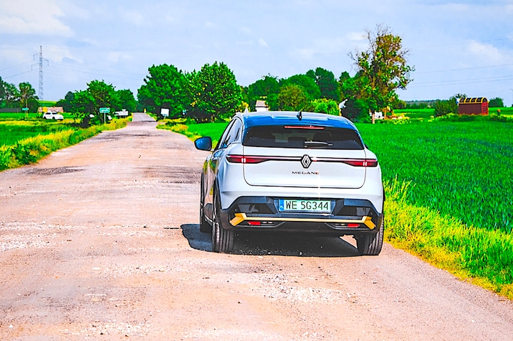 Elektryczna eskapada – w 44h objechali dookoła Polskę autem na prąd