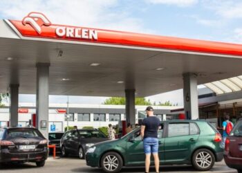 Orlen obniża ceny paliwa o 30 groszy. Trzeba spełnić tylko jeden warunek [SPRAWDŹ]