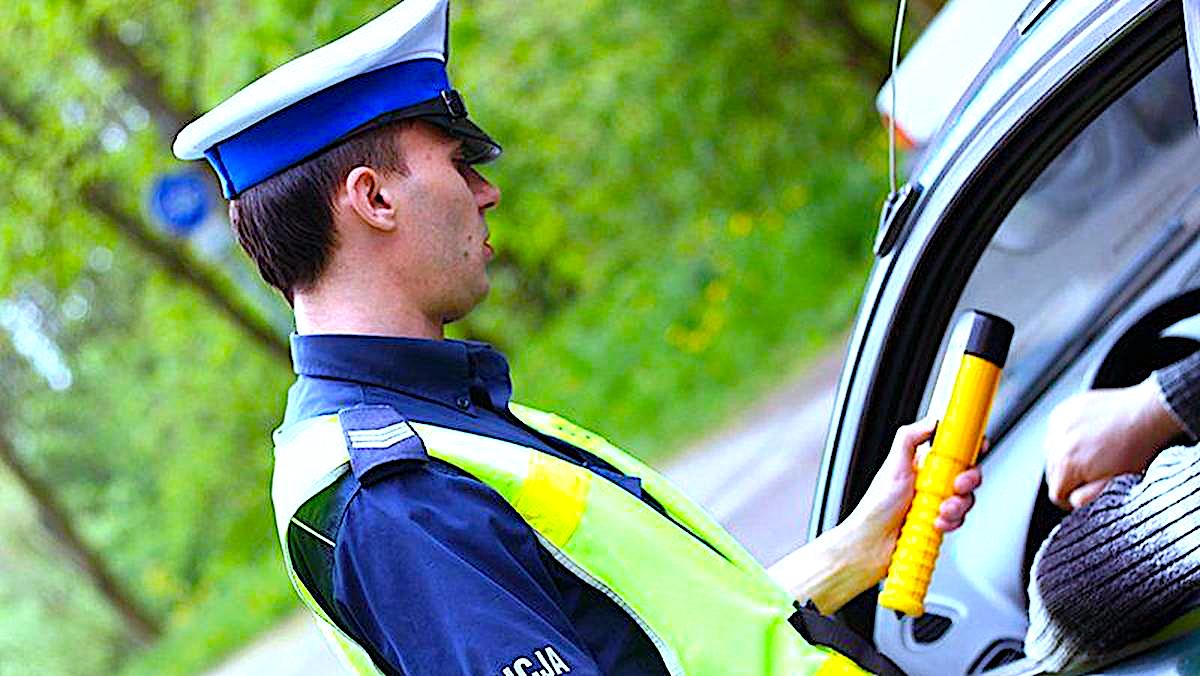 Z piłą mechaniczną, za kierownicą lub na rowerze – pijani potencjalni zabójcy