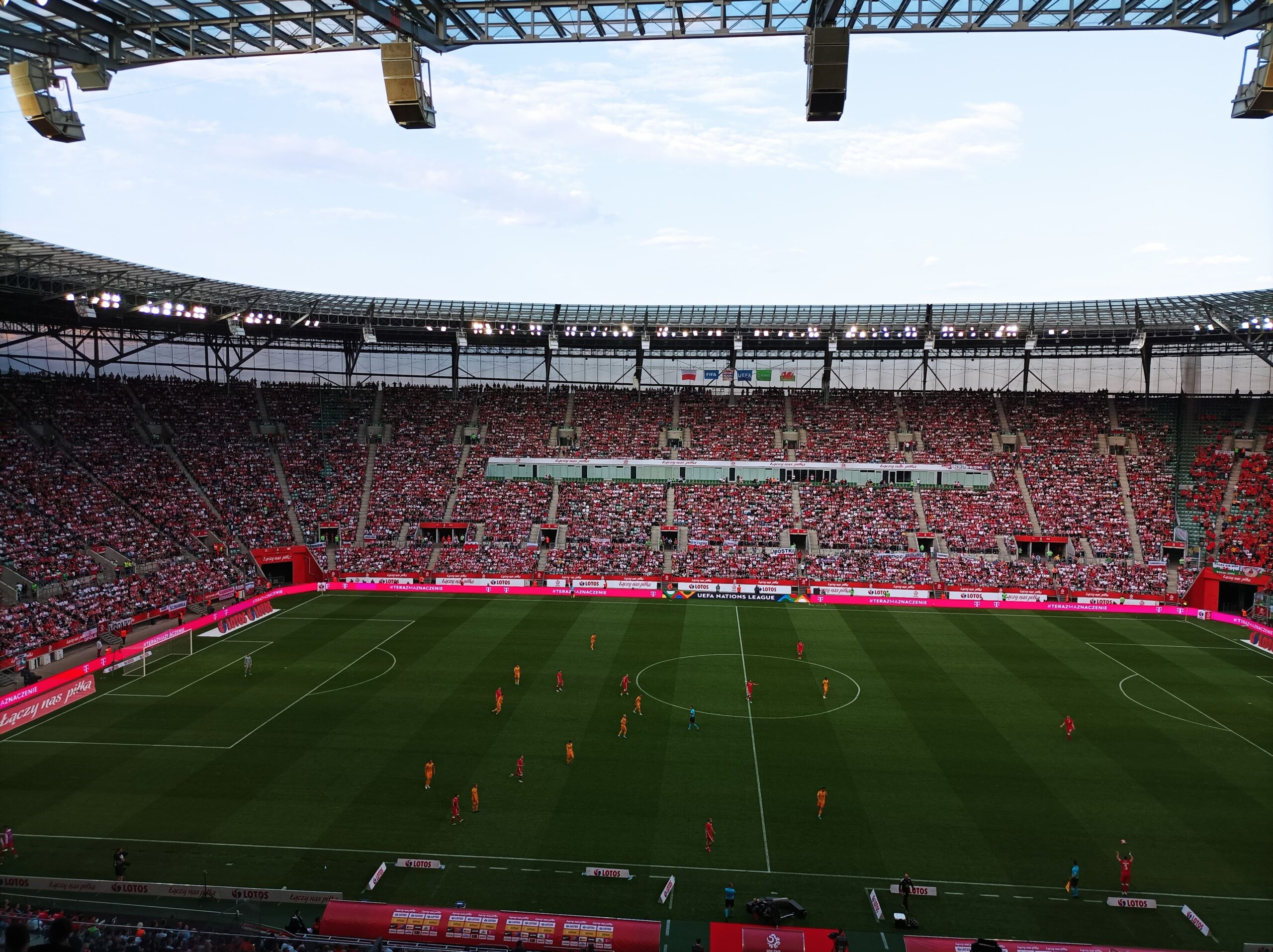 Złote zmiany Michniewicza. Rezerwowi strzelają, a Polska pokonuje we Wrocławiu Walię!