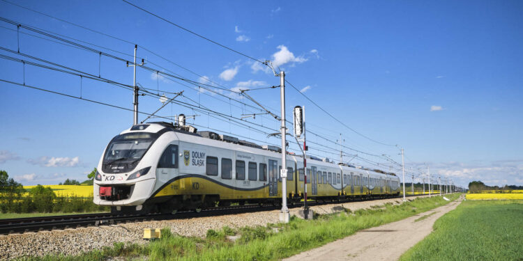 Koleje Dolnośląskie rozwijają się – kolejne 24 mln zł dofinansowania na tabor