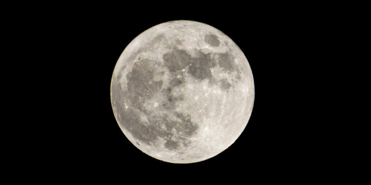 Nadeszły bezsenne noce? Czas na lipcową superpełnię!