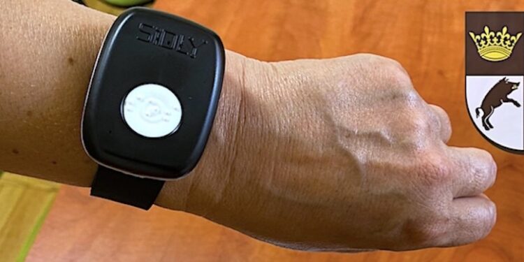 „Opaski bezpieczeństwa” dla świdnickich seniorów – można jeszcze dołączyć do tej formy „opieki na odległość”