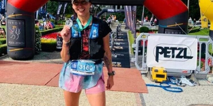 „Tylko ci, którzy ryzykują pójście za daleko, dowiedzą się jak daleko można dojść” – ząbkowicka policjantka biegnie nie tylko po sukces sportowy