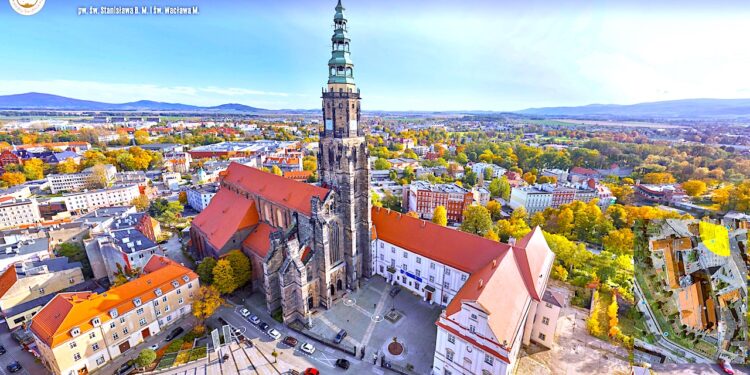 Zobacz odnowione wnętrze Katedry Świdnickiej – możesz ją zwiedzać cyfrowo lub online [VIDEO]