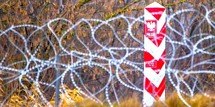 Hybrydowy atak na Polskę – komunikat rzecznika prasowego ministra koordynatora służb specjalnych
