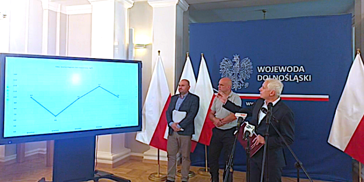 Jarosław Obremski: „Sytuacja w Odrze jest stabilna”. Obostrzenia będą przedłużone co najmniej do poniedziałku