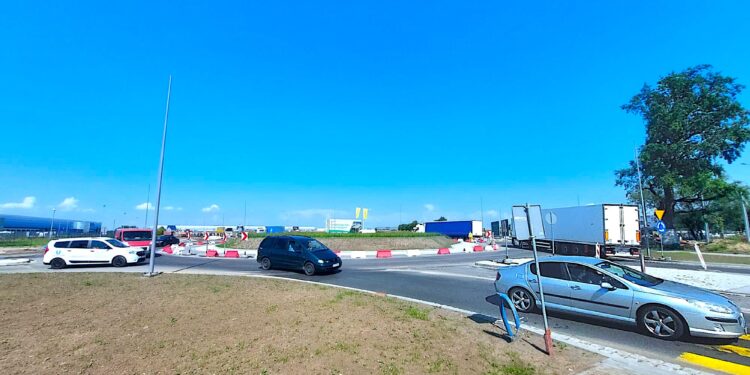 Jedziesz „Ósemką” do Wrocławia – do końca sierpnia w Magnicach może być duży korek, ale potem…