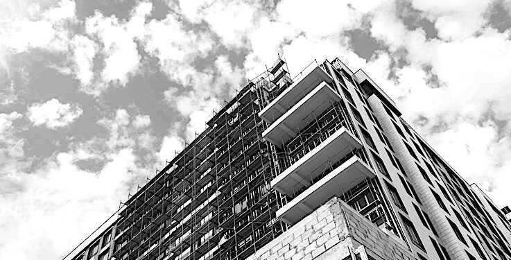 Mieszkaniówka mocno hamuje