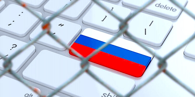 Najgroźniejsze są fake newsy związane z rosyjską wojną informacyjną [VIDEO]