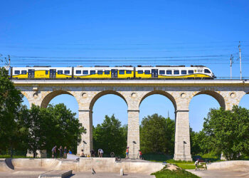 Pasażerów Kolei Dolnośląskich więcej niż przed pandemią – na połączenie bezpośrednie z Wrocławiem czekają już TYLKO Ząbkowice Śląskie