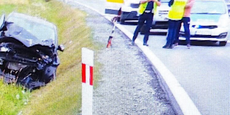 Tragiczny skutek nieostrożności na drodze – życie mamy jedno…