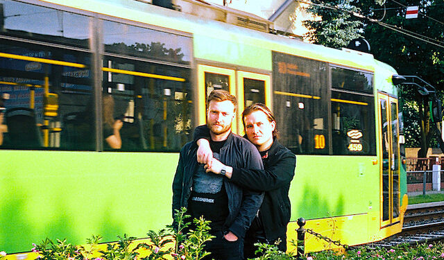 W klimacie synth pop – WCZASY + Bluefaces