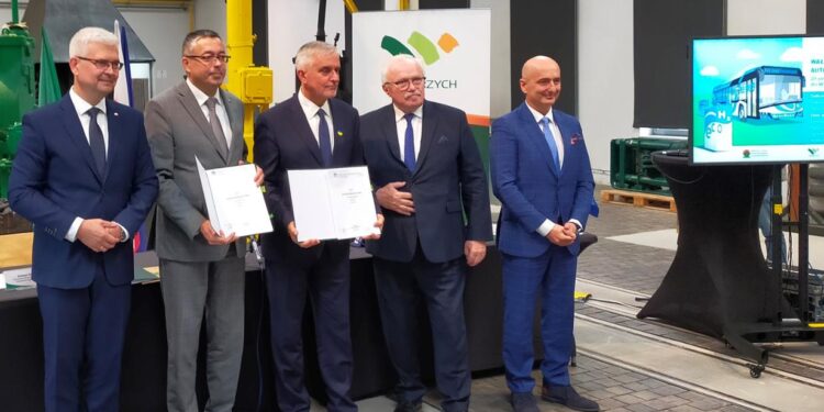 20 autobusów wodorowych za 80 milionów złotych – do 2025 roku wjadą na ulice Wałbrzycha