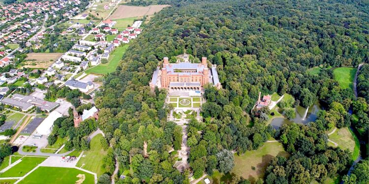 Pałac Marianny Orańskiej to perła architektury i krajobrazu [VIDEO]