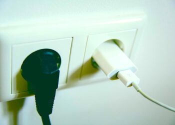 Polakom tylko się wydaje, że wiedzą, które urządzenia w ich domu zużywają najwięcej prądu