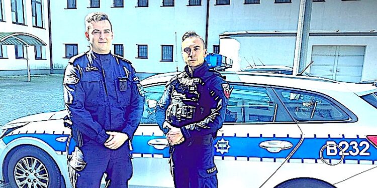 Seniorka potrzebowała pomocy – senior stracił prawo jazdy