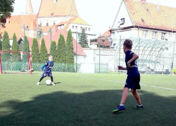Sobota z piłką nożną na ziębickim Orliku