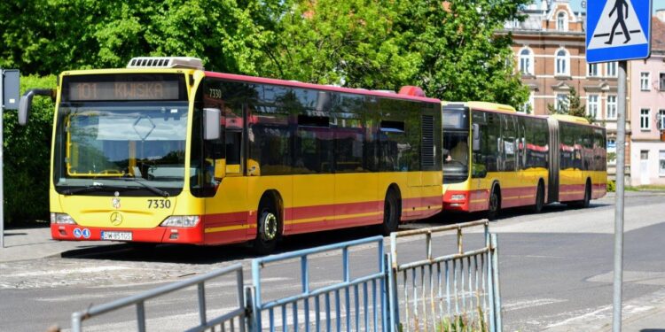 Seria ataków na pracowników komunikacji zbiorowej. Prezesi domaga się prawnych rozwiązań!