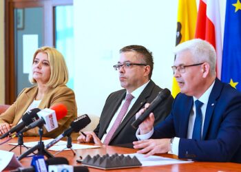 6 gmin subregionu sudeckiego kupi 24 autobusy zeroemisyjne – umowy podpisane