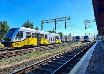 Korekta rozkładu pociągów Kolei Dolnośląskich od 6 listopada – ważne dla podróżujących w kierunku Szklarskiej Poręby i Stronia Śląskiego