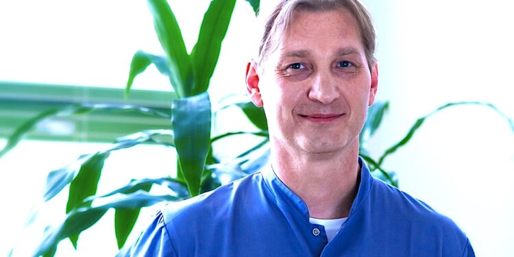 Paweł Pyka: „Badania genetyczne pomagają zapobiegać nowotworom piersi”