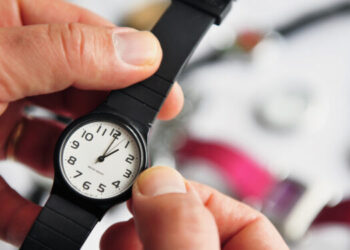 Weekend dłuższego spania. Zmiana czasu już w najbliższą niedzielę