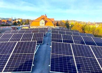 1 000 000 złotych na panele fotowoltaiczne w 6 budynkach – powiat kłodzki inwestuje w czystą energię