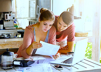 Coraz krótsze dni – jak uchronić nasze rachunki za prąd przed konsekwencjami jesieni?