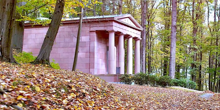 Mauzoleum w Kamieńcu Ząbkowickim – ogniwo historii Pałacu Marianny Orańskiej [VIDEO 4]