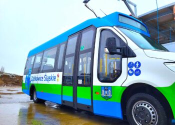Pierwszy „elektryk” jest w Ząbkowicach Śląskich – wszystkie zeroemisyjne autobusy wyjadą w 2023 roku