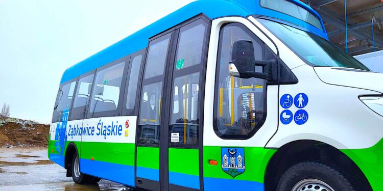 Pierwszy „elektryk” jest w Ząbkowicach Śląskich – wszystkie zeroemisyjne autobusy wyjadą w 2023 roku