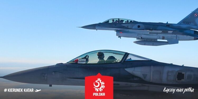 Polacy wyruszyli do Kataru w niezwykłej eskorcie!