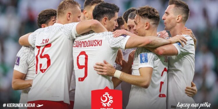 Orzeł Zieliński, wielki Szczęsny, przełamany Lewandowski, a Polska wygrywa z Arabią i walczy dalej!
